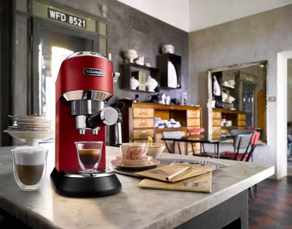 De'Longhi Dedica Machine à Expresso Rouge (EC685.R)